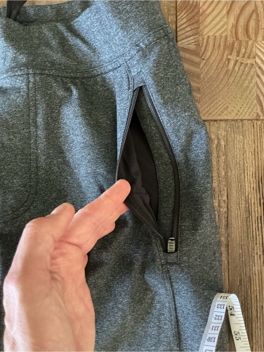 lululemon Kung Fu athletic Hybrid Sweatpants/ Joggers Sz Medium - Picture 3 of 8
